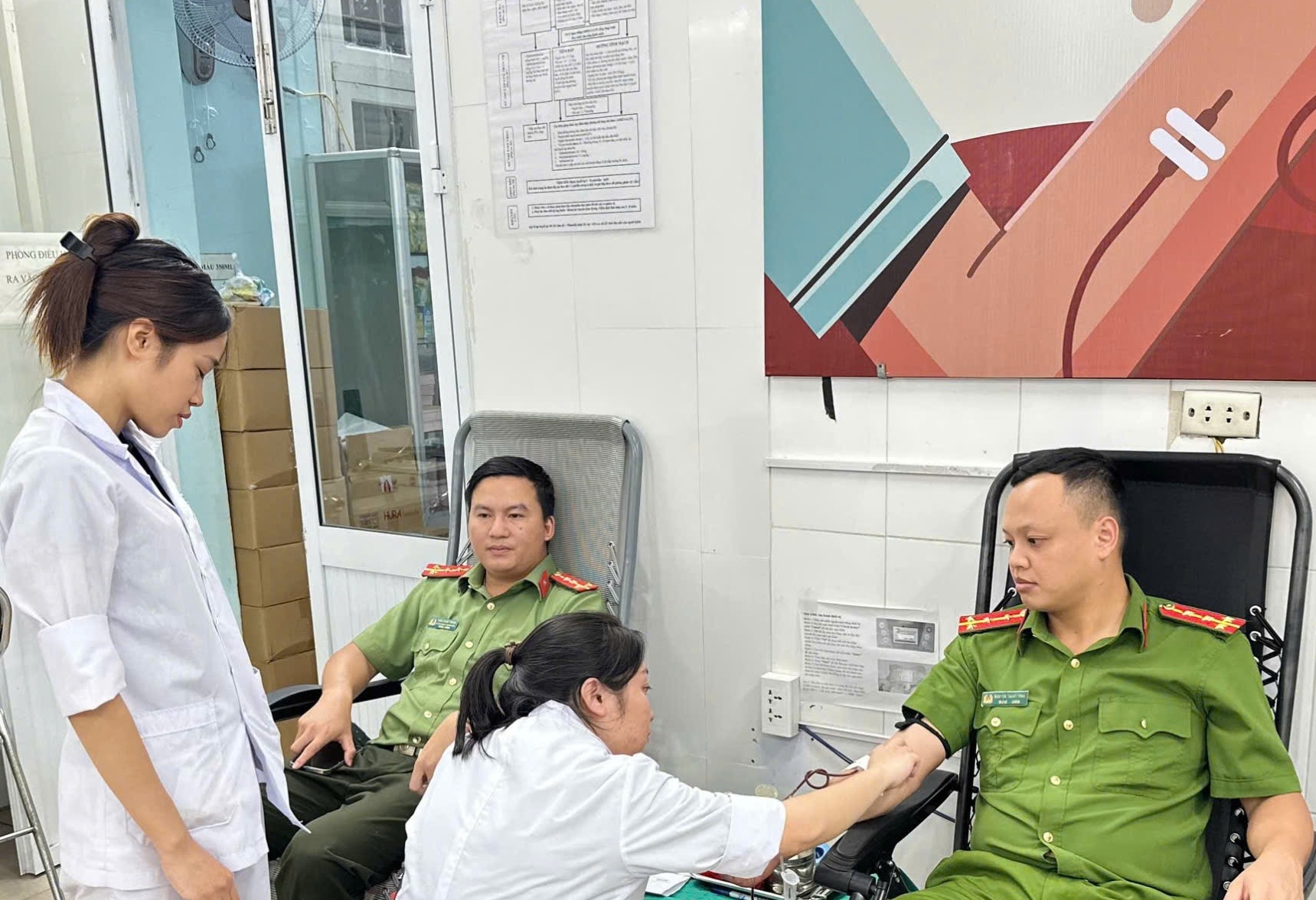 Đoàn Thanh niên CATP Hải Phòng kịp thời hiến máu cứu nạn nhân bị thiếu máu do tai nạn giao thông